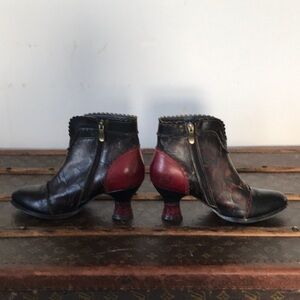 L’Atiste leather bootie size EU 38 US 7.5